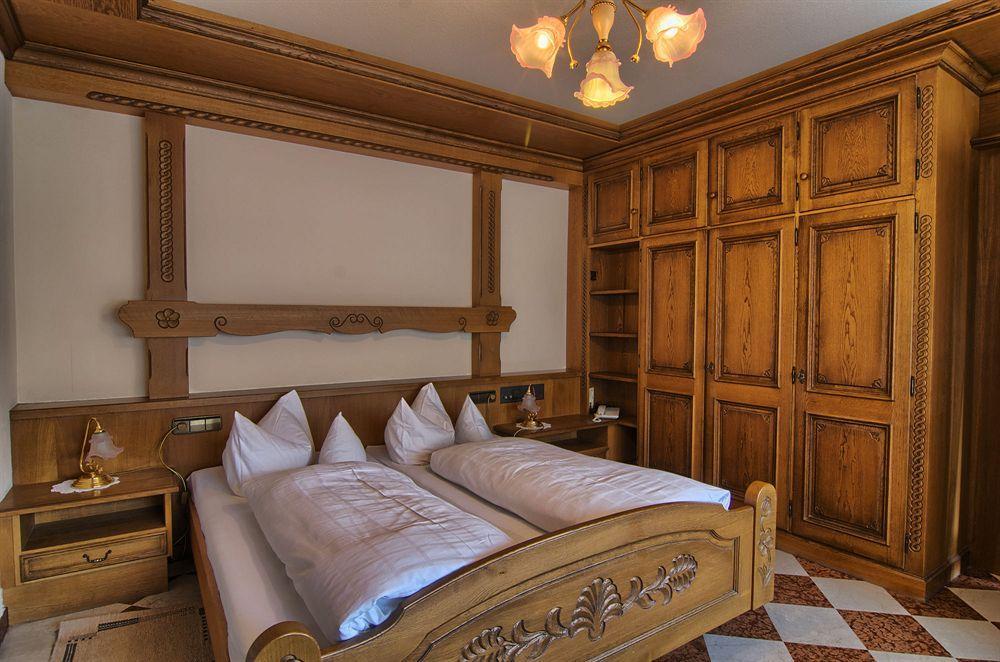 Hotel Hirsch Бад-Петерсталь-Грисбах Экстерьер фото
