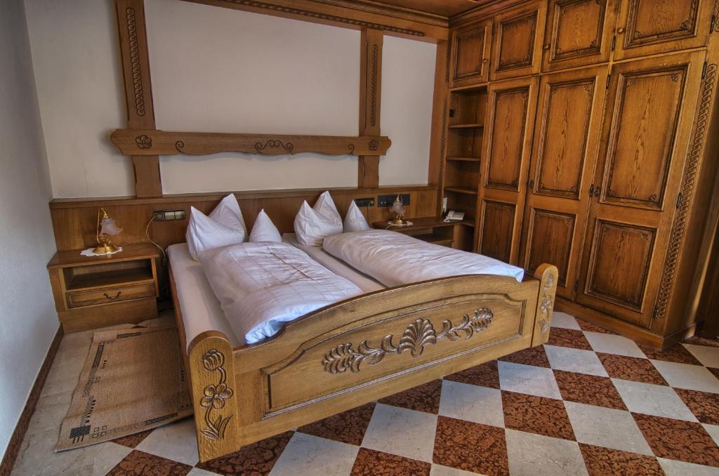 Hotel Hirsch Бад-Петерсталь-Грисбах Экстерьер фото
