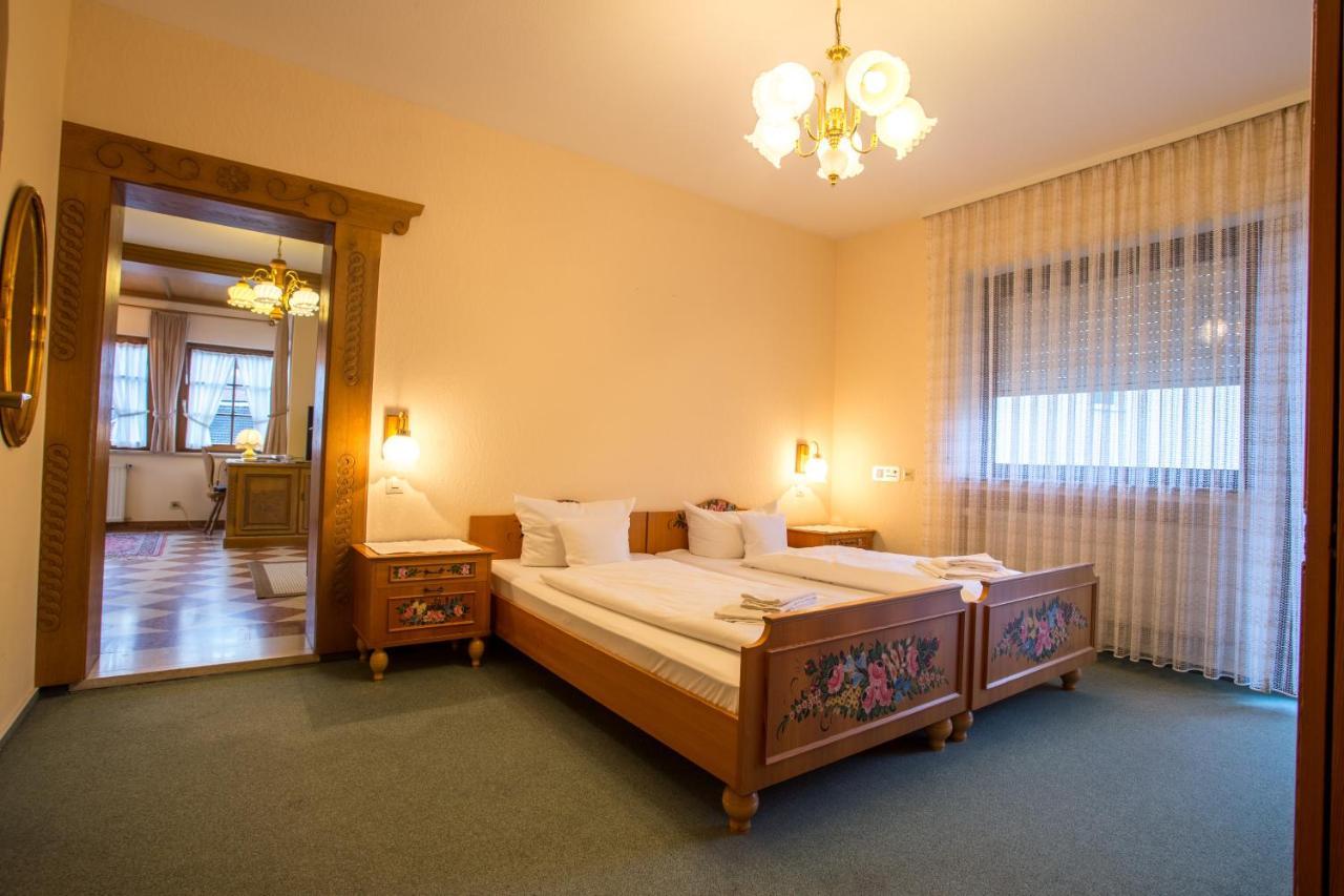 Hotel Hirsch Бад-Петерсталь-Грисбах Экстерьер фото