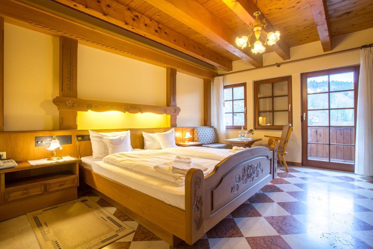 Hotel Hirsch Бад-Петерсталь-Грисбах Экстерьер фото